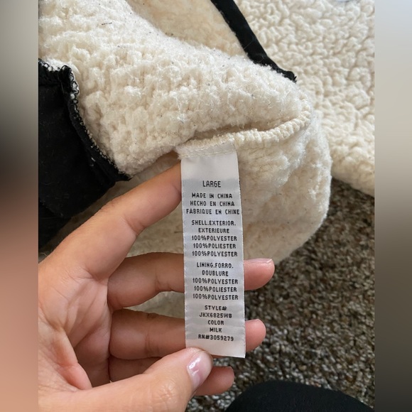 Thread & Supply Wubby Pullover Fleece - Picture 4 of 4